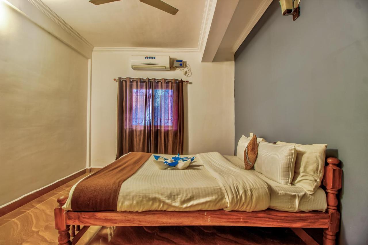 Candolim Glitter Sand Exterior foto