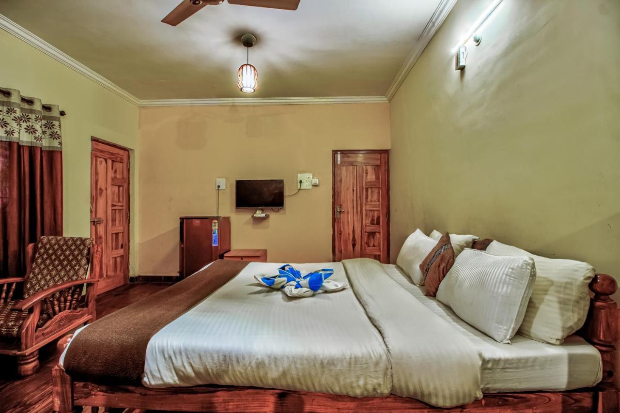 Candolim Glitter Sand Exterior foto