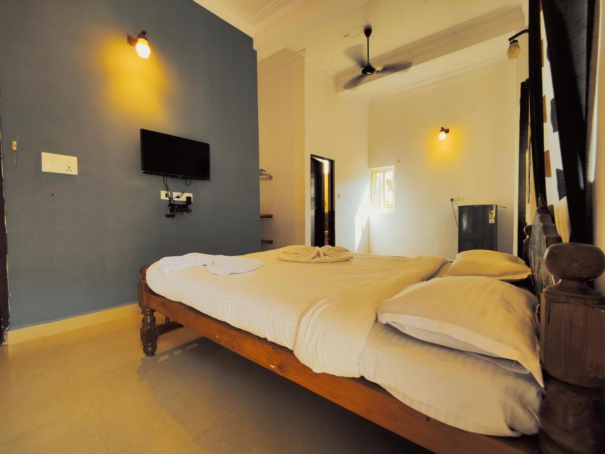 Candolim Glitter Sand Exterior foto