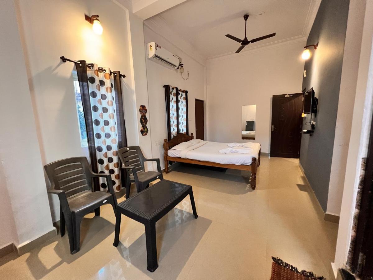 Candolim Glitter Sand Exterior foto