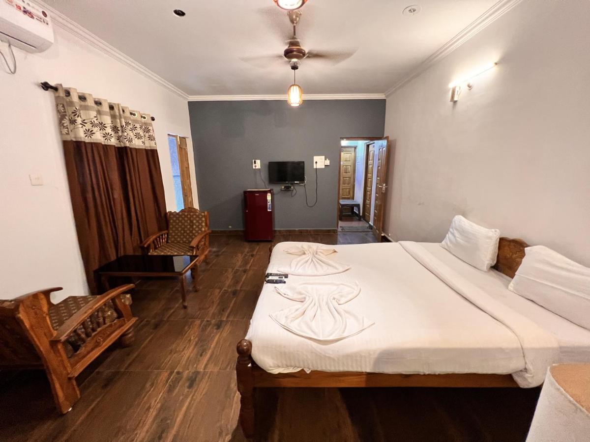 Candolim Glitter Sand Exterior foto
