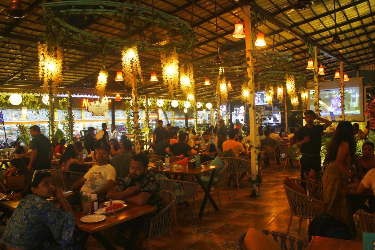 Candolim Glitter Sand Exterior foto