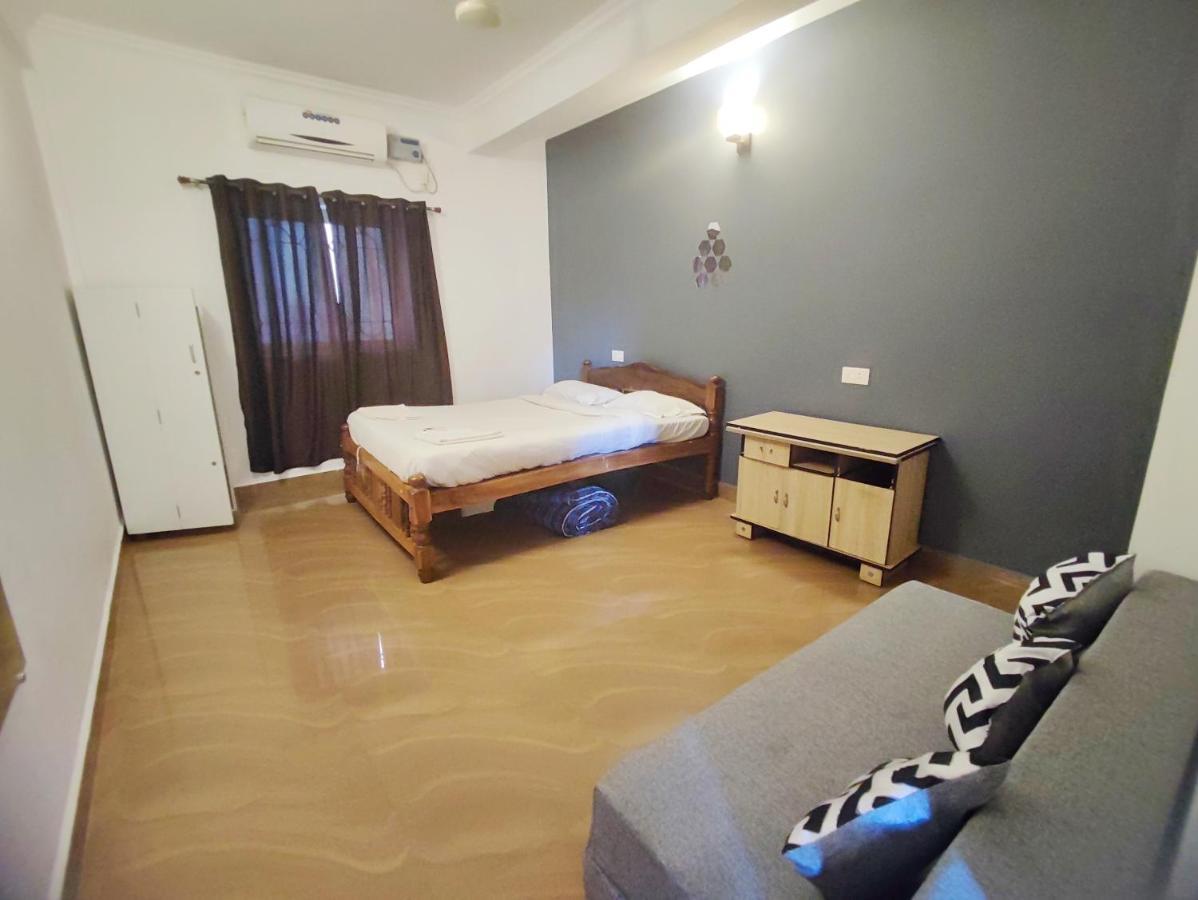 Candolim Glitter Sand Exterior foto